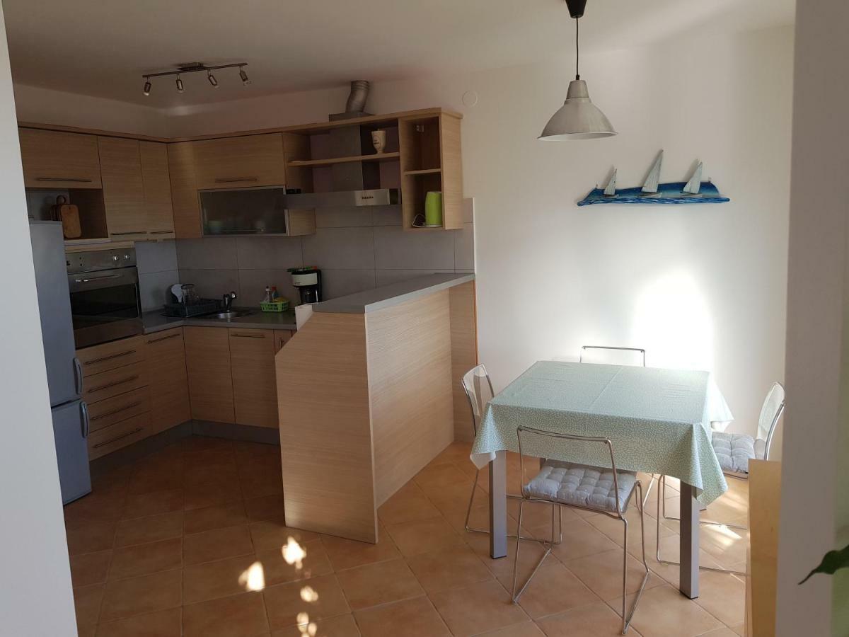 Sunny Apartment 150 M From The Sea Opatija Exterior photo