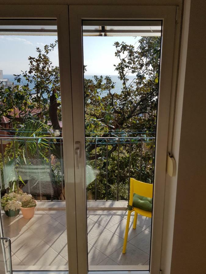 Sunny Apartment 150 M From The Sea Opatija Exterior photo