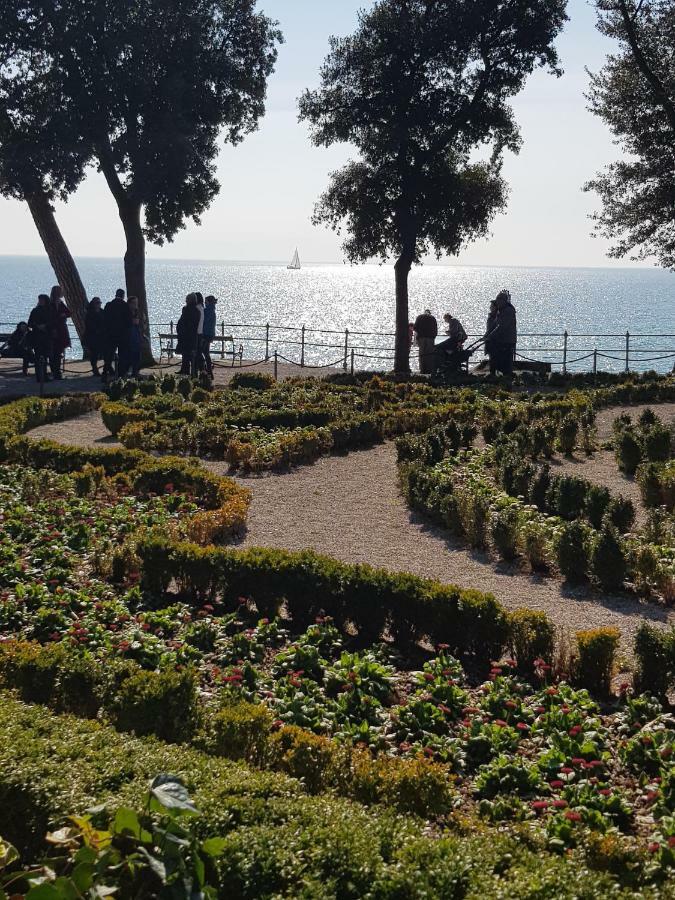 Sunny Apartment 150 M From The Sea Opatija Exterior photo